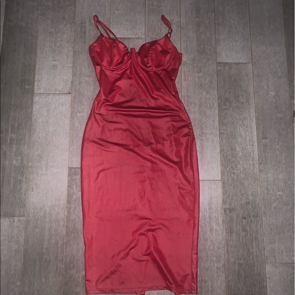 Size Small, Burgundy Midi dress with zipper in the back. Worn once